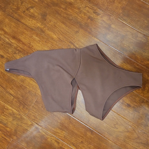 Cupshe Side Cutout Bathing Suit - Picture 1 of 7